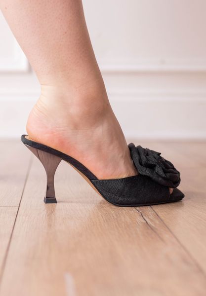 Lifestyle image of Aaria BLACK TEXTURED SHANTUNG