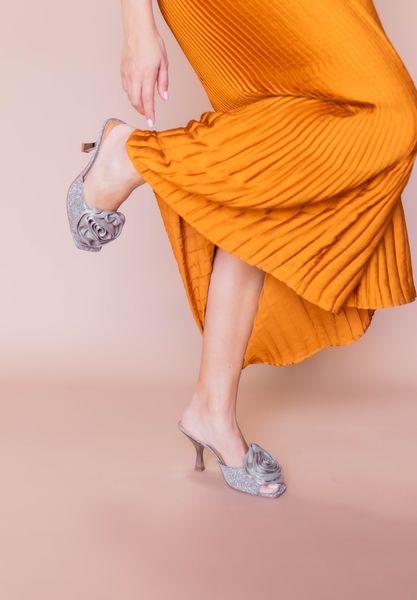 Lifestyle image of Aaria PEWTER DANCE GLITTER