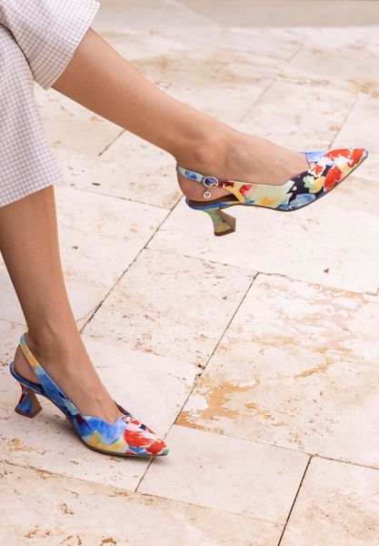 Lifestyle image of Anara BLUE/YELLOW/GREEN MULTI