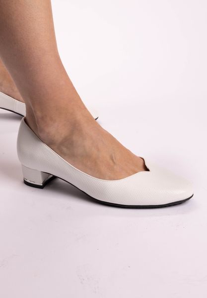 Lifestyle image of Bambalina White