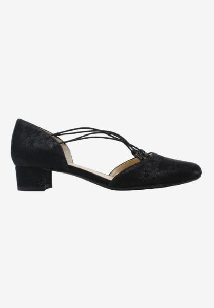 Right side view of Charolette 