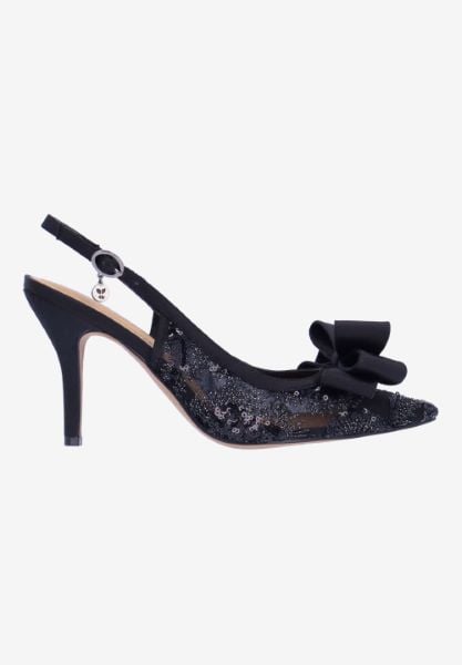 Right side view of Deloris 