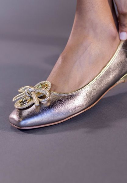 Lifestyle image of Edie TAUPE/GOLD MET NAPPA