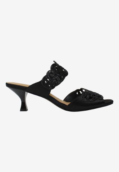 Right side view of Francie Black/Black Stones