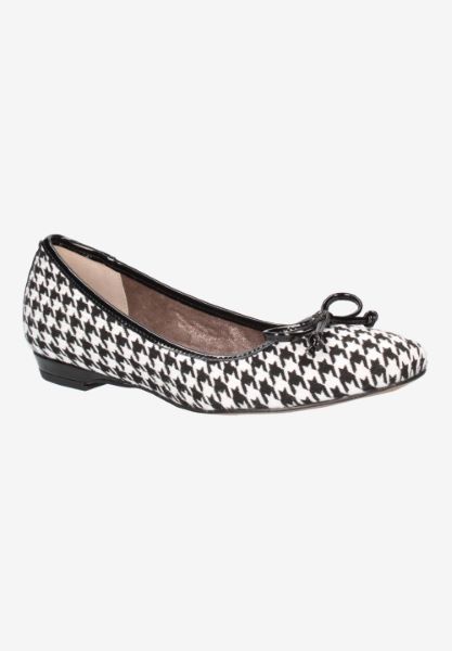 Front view of Hirabelle BLACK/WHITE HOUNDSTOOTH