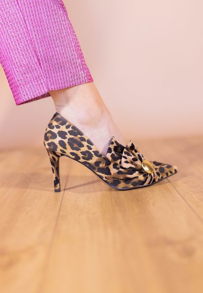 Lifestyle image of Hirisha BROWN/BLACK ANIMAL PRINT