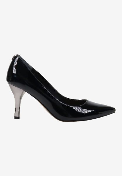 Right side view of Kanan BLACK PATENT