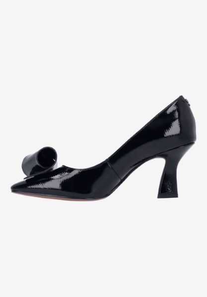 Left side view of Karali BLACK PATENT