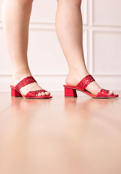 Lifestyle image of Keetana RED SATIN/STONES