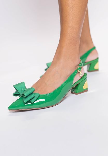 Lifestyle image of Kimma GREEN PATENT/GROSGRAIN