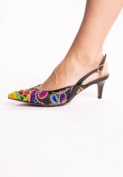 Lifestyle image of Klaudia BLACK/BRIGHT MULTI FIESTA