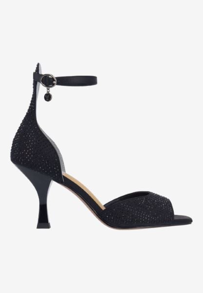 Right side view of Lantana 