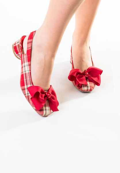 Lifestyle image of Lazule RED MULTI PLAID