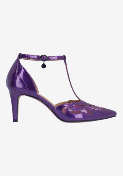 Right side view of Lisha 