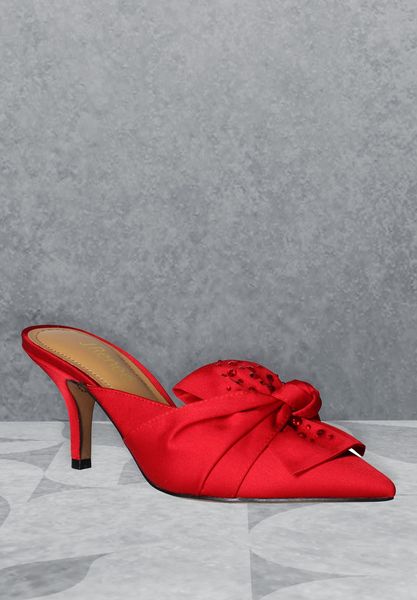 Lifestyle image of Mianna RED SATIN