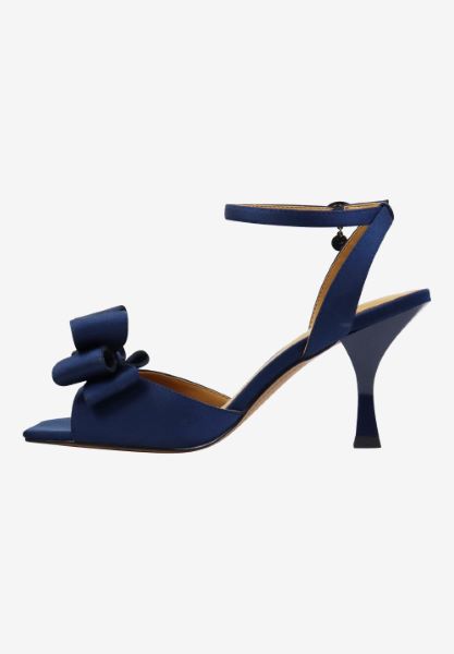 Left side view of Nishia NAVY SATIN