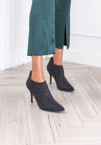 Lifestyle image of Nishita BLACK SATIN