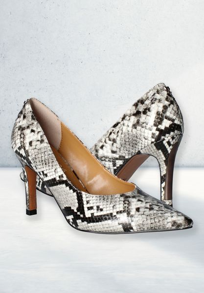 Lifestyle image of Phoebie GRAY/BLACK/WHITE MULTI