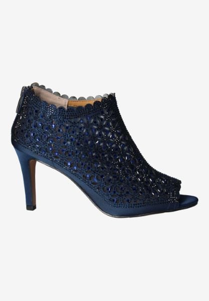 Right side view of Radita 
