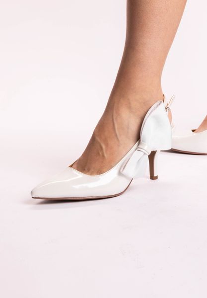Lifestyle image of Rowin WHITE PATENT/GROSGRAIN