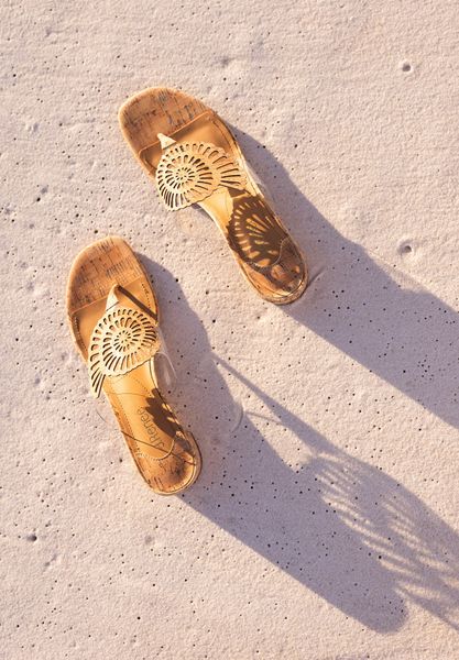 Lifestyle image of Shellie CLEAR/NATURAL/GOLD CORK