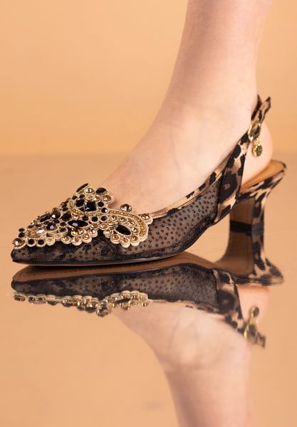 Lifestyle image of Strovanni BROWN/BLACK ANIMAL/SNOW DOT