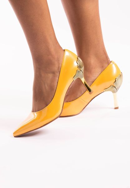 Lifestyle image of Tacy MARIGOLD PATENT