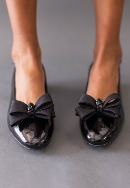 Lifestyle image of Tanay BLACK PATENT/GROSGRAIN