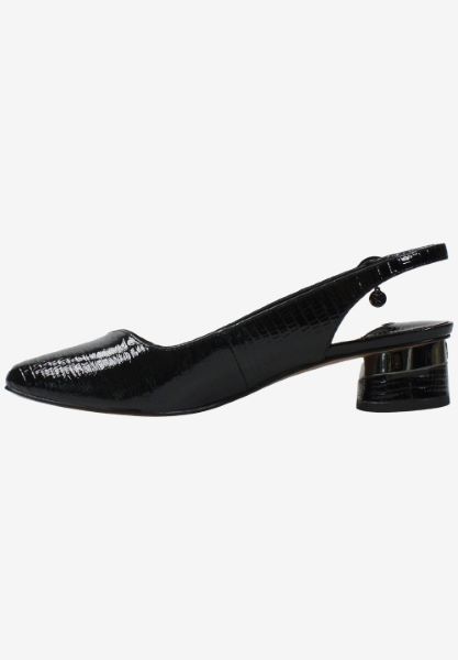 Left side view of Taveta Black