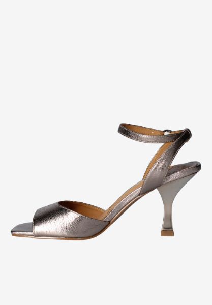 Left side view of Vaarika TAUPE MET NAPPA