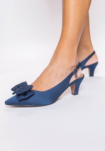 Lifestyle image of Weslee NAVY SATIN