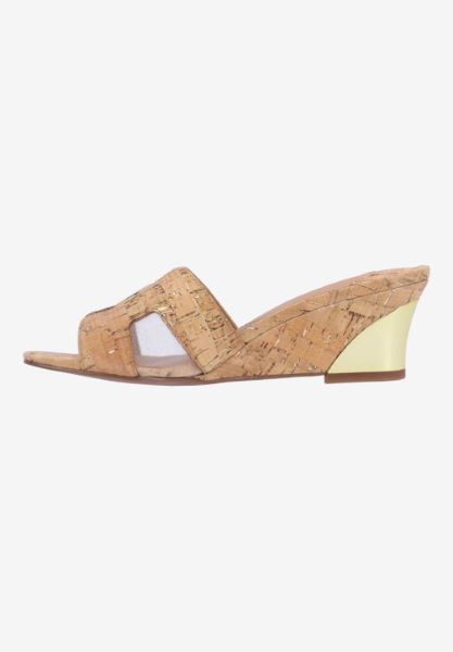 Left side view of Zahra NATURAL/GOLD CORK/MESH