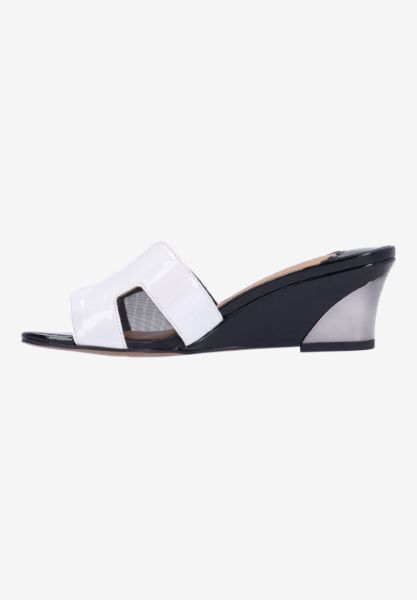 Left side view of Zahra WHITE/BLACK PATENT
