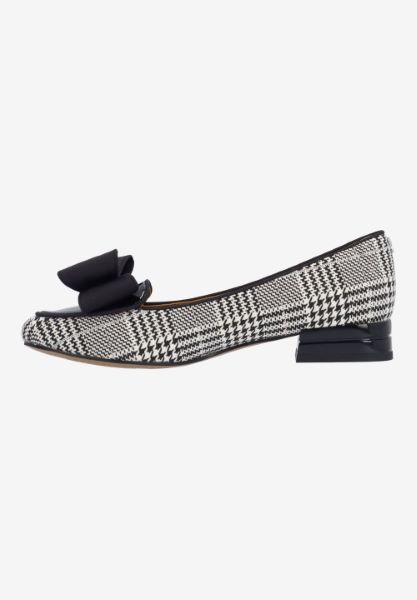 Left side view of Kori BLACK/WHITE HOUNDSTOOTH