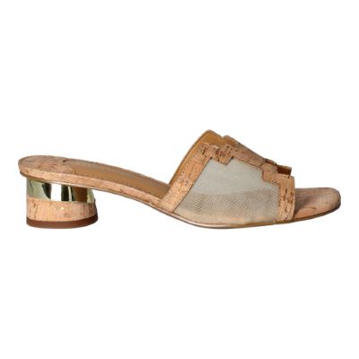 Right side view of Amorra 