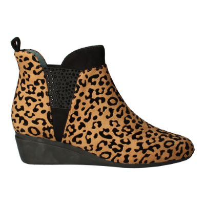 Right side view of Hemalia BROWN/BLACK LEOPARD PRINT