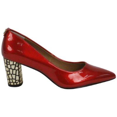 Right side view of Vaneeta Red